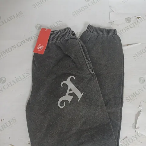 ARSENAL RETRO INVINCIBLES JOGGER IN DARK GREY SIZE XS