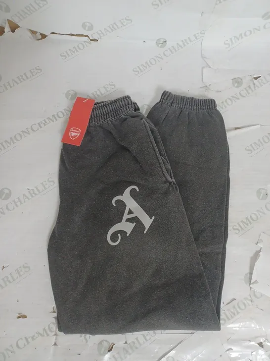 ARSENAL RETRO INVINCIBLES JOGGER IN DARK GREY SIZE XS