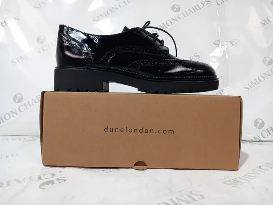 BOXED PAIR OF DUNE LONDON FLORIAN LACE UP SHOES IN BLACK SIZE 8