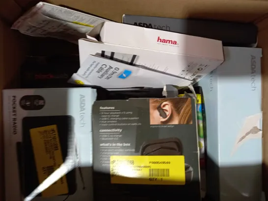 BOX OF APPROXIMATELY 10 ASSORTED ELECTRICAL ITEMS TO INCLUDE HAMA USB-C MULTIPORT + HDMI, JUICE XXL CHARGE & SYNC CABLE, BLACKWEB OPTICAL CABLE, ETC