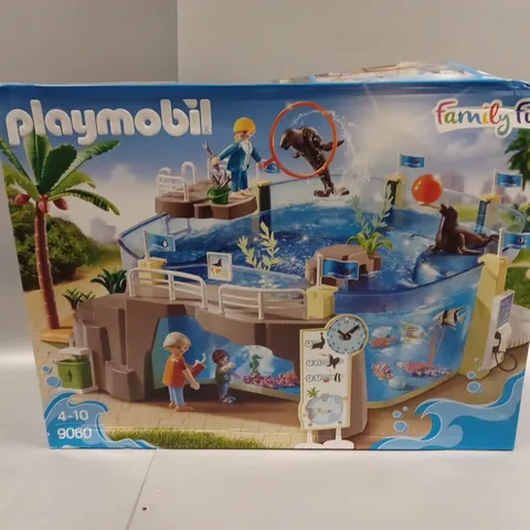 BOXED PLAYMOBIL FAMILY FUN AQURIUM SET - 9060
