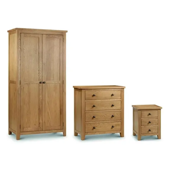 BOXED NORTH CASTLE 3 PIECE BEDROOM SET (3 BOXES)