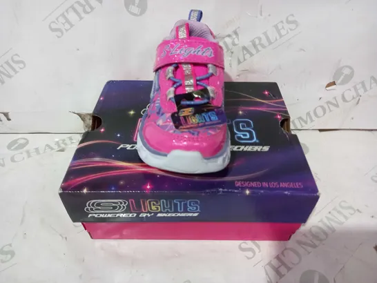 BOXED PAIR OF SKECHERS LIGHTS TODDLERS HEART LIGHT SHOES IN PINK UK SIZE 5