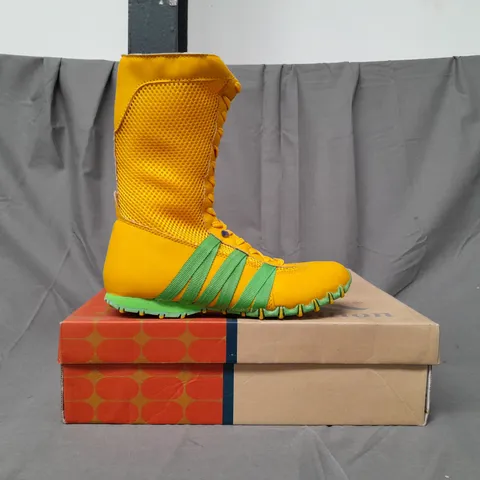 BOXED PAIR OF BULLION SIDE-ZIP LACE UP BOOTS IN YELLOW/GREEN EU SIZE 37