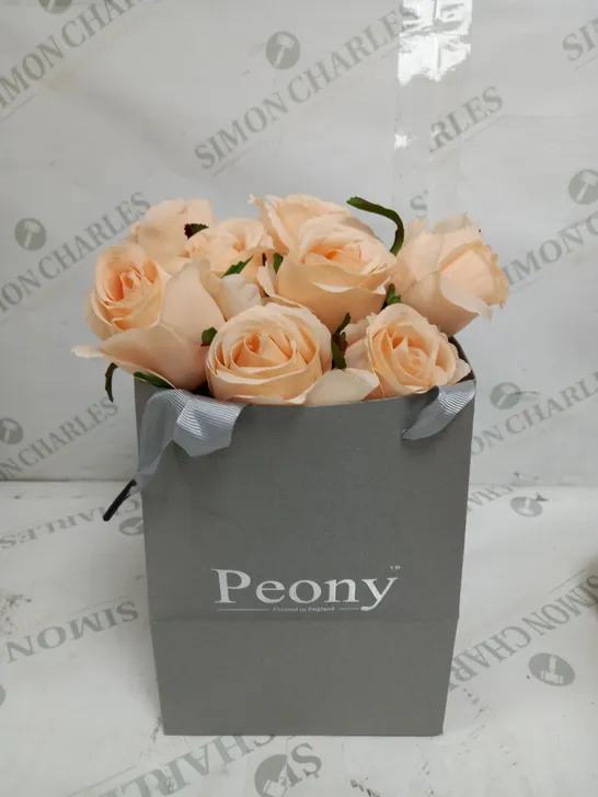 OUTLET PEONY ROSES IN A SMALL MIRROR GIFT BAG AND 25ML FRAGRANCE