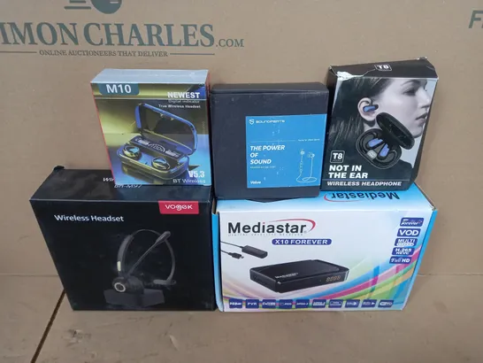 BOX OF APPROX 14 ASSORTED ITEMS TO INCLUDE - MEDIASTAR X10 FOREVER , WIRELESS HEADSET , T8 NOT IN THE EAR WIRELESS HEADPHONES ETC