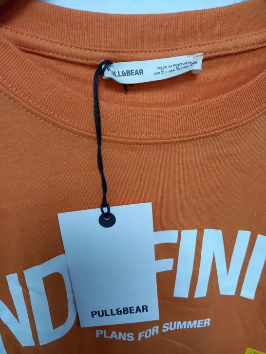 PULL & BEAR INDEFINITE PLANS FOR SUMMER TEE IN ORANGE - SMALL