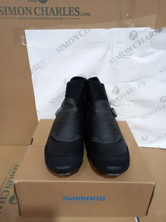 PAIR OF BOXED SHIMANO MW7 SHOE SIZE 40