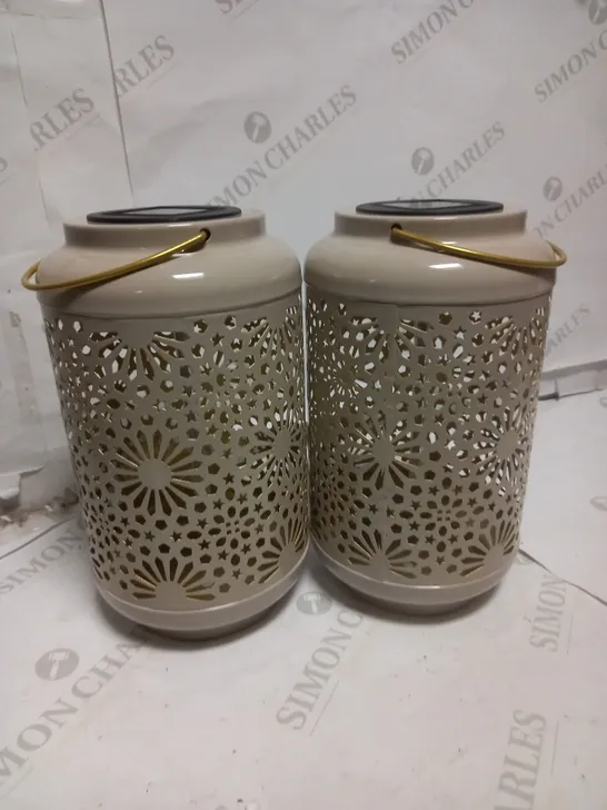 GARDEN REFLECTIONS SET OF 2 PATTERNED SOLAR LANTERNS, FLOWER