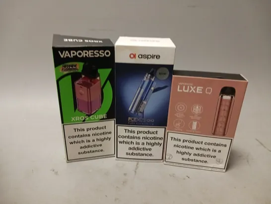 APPROXIMATELY 20 VAPES & E-CIGARETTES TO INCLUDE VAPORESSO LUXE Q, ASPIRE FLEXUS, VAPORESSO XROS CUBE, ETC