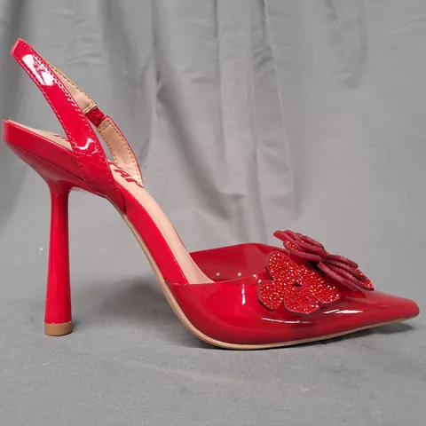 BOXED PAIR OF MISSPAP POINTED TOE HIGH HEEL SANDALS IN RED W. FLORAL DETAIL SIZE 4