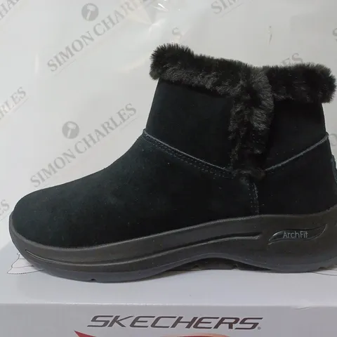 SKECHERS GO WALK ARCH FIT SUEDE CHUGGA BOOT BLACK - UK SIZE 5