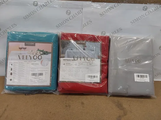 LOT OF 3X BAGGED VEEYOO TABLECLOTHS - COLOURS AND SIZES VARY (1 ITEM)