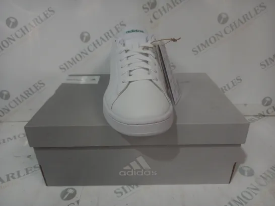 BOXED PAIR OF ADIDAS ADVANTAGE SHOES IN WHITE/GREEN UK SIZE 6.5