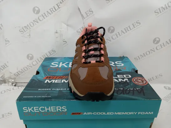 BOXED PAIR OF SKECHERS WATERPROO WALKING/HIKING SHOES, UK SIZE 4.5