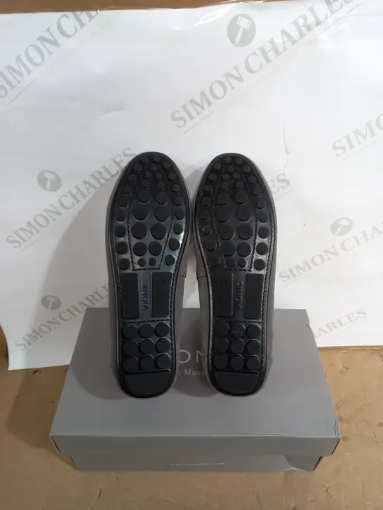 VIONIC HONOR DAYNA LOAFER SIZE 3