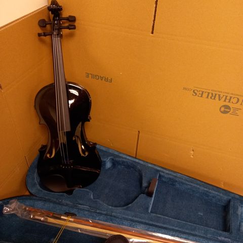 FORENZA UNO SERIES 3/4 SIZE BLACK VIOLIN OUTFIT