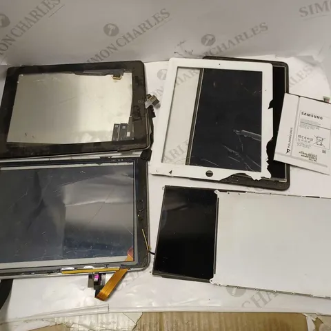 LOT OF 5 ITEMS INCLUDING TABLET PARTS, SCREENS, BATTERY