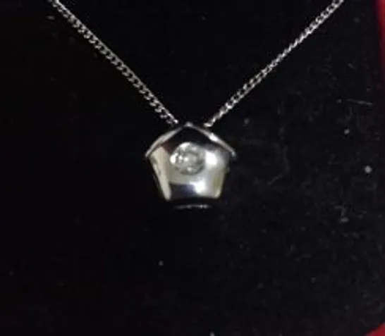 18CT WHITE GOLD SLIDER PENDANT ON CHAIN, RUB-OVER SET WITH A NATURAL DIAMOND