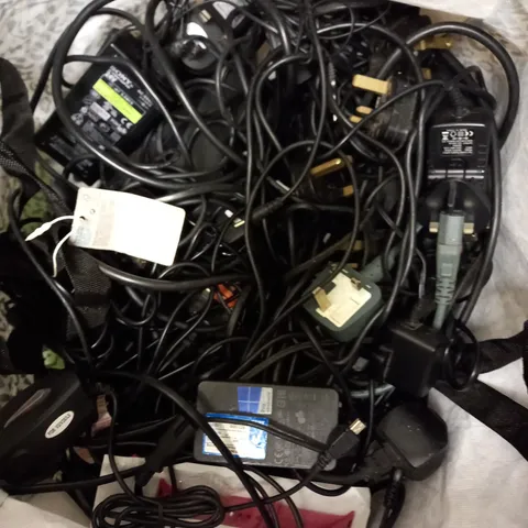 LARGE QUANTITY OF ASSORTED POWER SUPPLIES & A/V CABLES