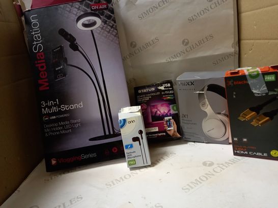 LOT OF APPROX 10 ASSORTED ELECTRICAL ITEMS TO INCLUDE WIRELESS HEADPHONES, TV MOOD LIGHT, MEDIA STATION, ETC