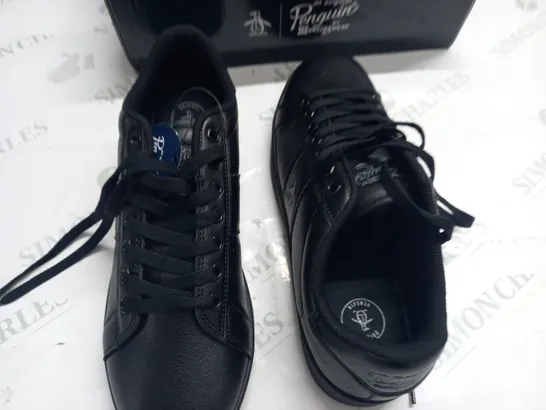 BOXED PAIR OF PENGUIN STEADMAN BLACK MONO TRAINERS - 10