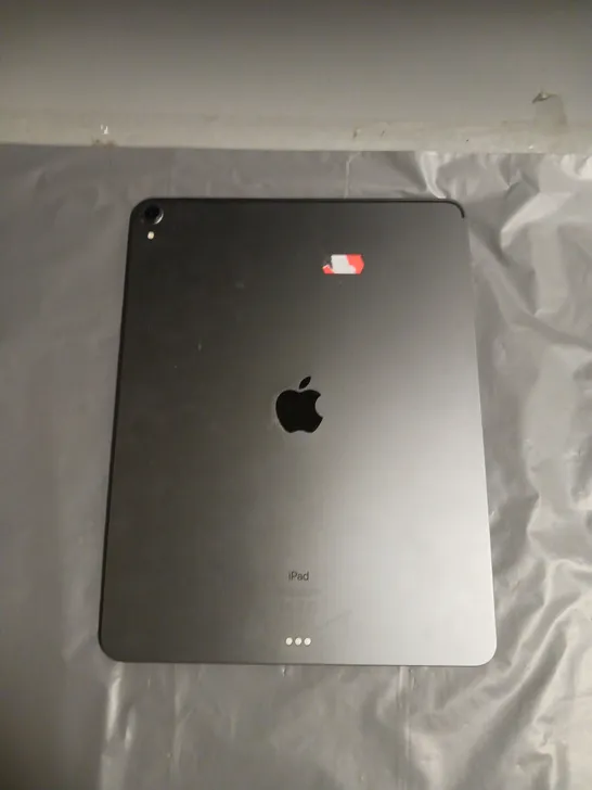 APPLE IPAD PRO 12.9" 3RD GEN TABLET IN DARK GREY