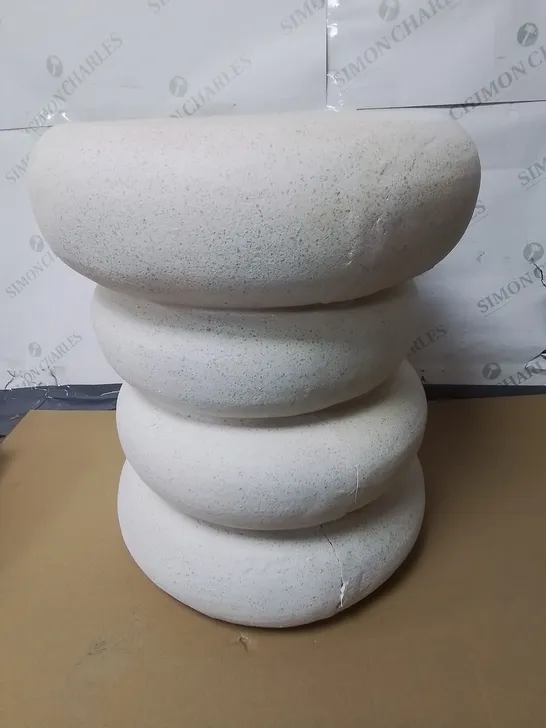 PEBBLE SIDE TABLE 