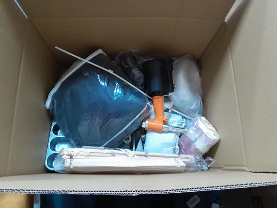 BOXED LOT OF APPROX. 20 HOUSEHOLD ITEMS TO INCLUDE KITCHENWARE