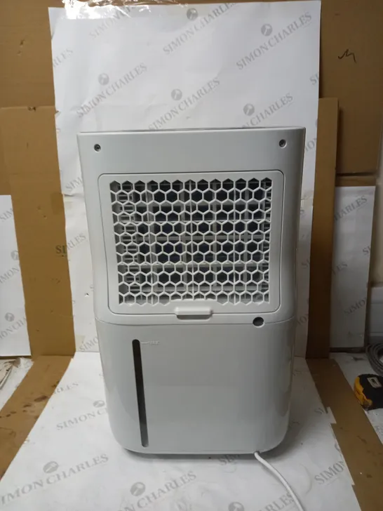 BLACK + DECKER 20 LITRE DEHUMIDIFIER 