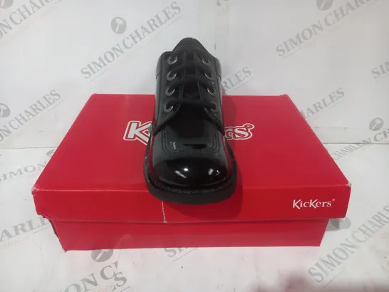 BOXED PAIR OF KICKERS SHOES IN GLOSSY BLACK EU SIZE 38