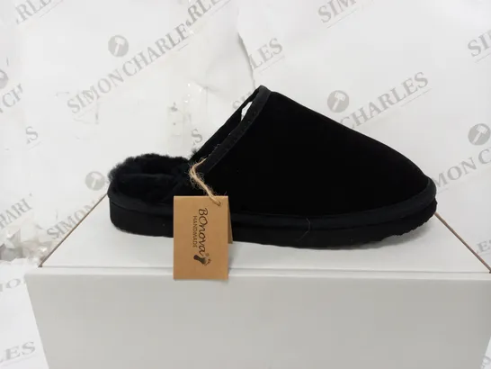 BOXED BONOVA SHEEPSKIN SLIPPERS BLACK - SIZE 9