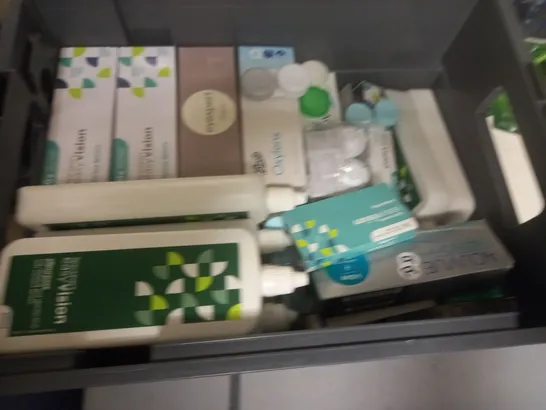 LOT OF ASSORTED EYE CARE ITEMS TO INCLUDE FRESHCARE, ACUVUE AND EVERCLEAR