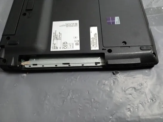 FUJITSU LIFEBOOK A514 15 INCH I3-4005U 1.70GHZ