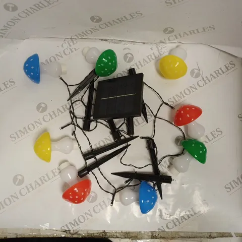 BOXED SOLAR LED STRING LIGHTS. 