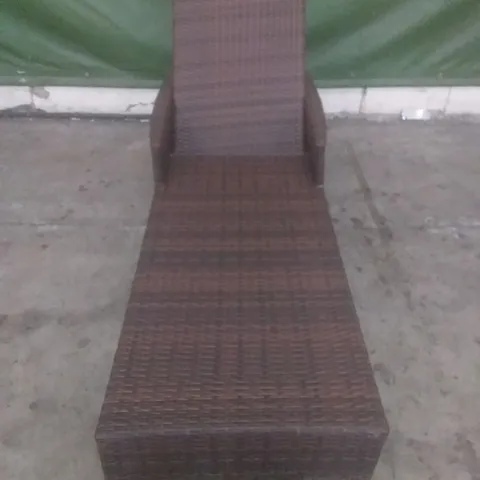 BROWN RATTAN EFFECT GARDEN SUNLOUNGER BROWN