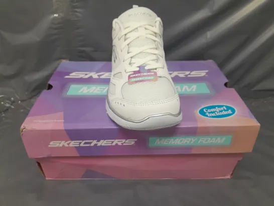 BOXED PAIR OF SKECHERS MEMORY FOAM TRAINERS IN WHITE UK SIZE 6