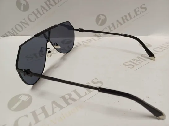 LV BLACK SUNGLASSES 