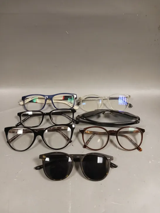 APPROXIMATELY 15 ASSORTED GLASSES/SUNGLASSES IN VARIOUS DESIGNS 