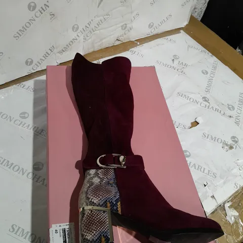 BOXED MODA IN PELLE BURGUNDY SUEDE BUCKLE BLOCK HEEL LONG BOOT