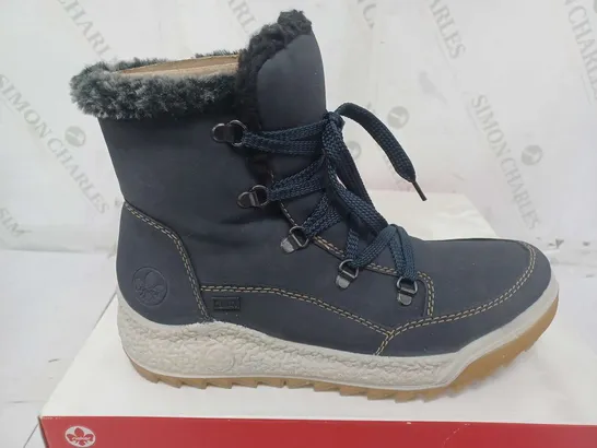 BOXED PAIR OF RIEKER WARM HIKING BOOTS IN NAVY - SIZE 40