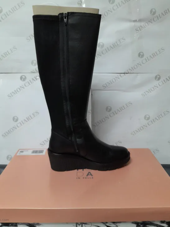 MODA IN PELLE LADIES KNEE HIGH BLACK WEDGE BOOTS SIZE 8