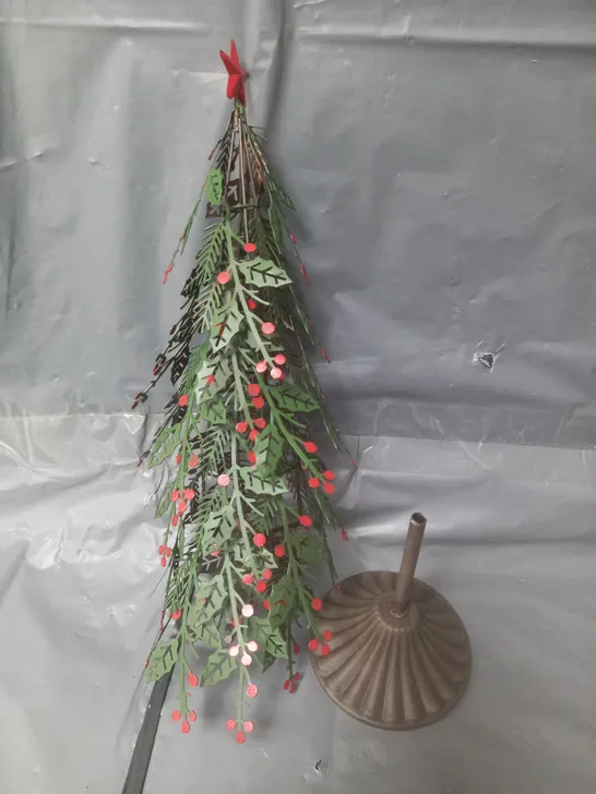 40 CM METAL BERRY CHRISTMAS TREE