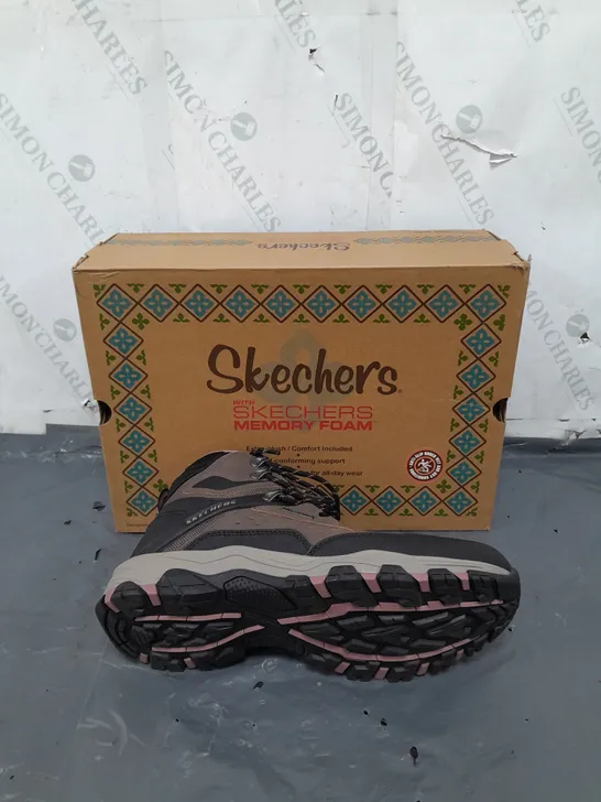 SKECHERS MEMORY FOAM SIZE 7 BROWN/PINK WALKING BOOTS 