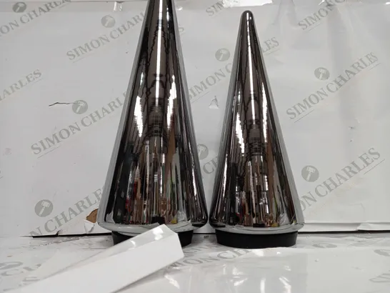 BOXED KELLY HOPPEN SET OF 2 INDOOR OUTDOOR PRELIT GLASS DECOR - REFLECTIVE CONES