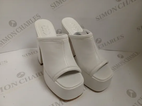 KOI VEGAN WHITE PLATFORM EEL SANDALS - SIZE 5