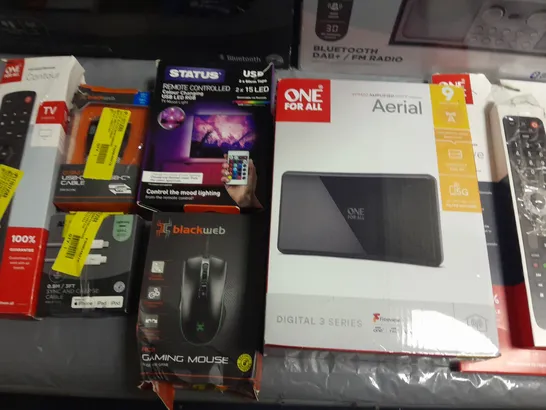 LOT OF APPROXIMATELY 40 ASSORTED TECH ITEMS TO INCLUDE MERCUSYS MESH WIFI SYSTEM, BLUETOOTH RADIO AND FM ALARM CLOCK