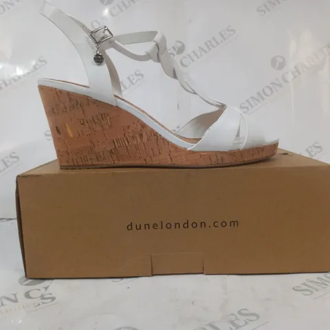 BOXED DUNE LONDON OPEN TOE WEDGE SANDALS IN WHITE SIZE 6