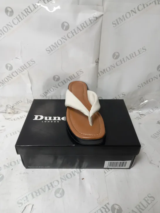 DUNNE LONDON TOE POST SANDALS SIZE 7