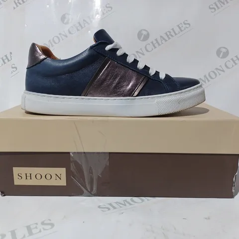 BOXED PAIR OF SHOON LACE UP TRAINERS IN NAVY SIZE 3